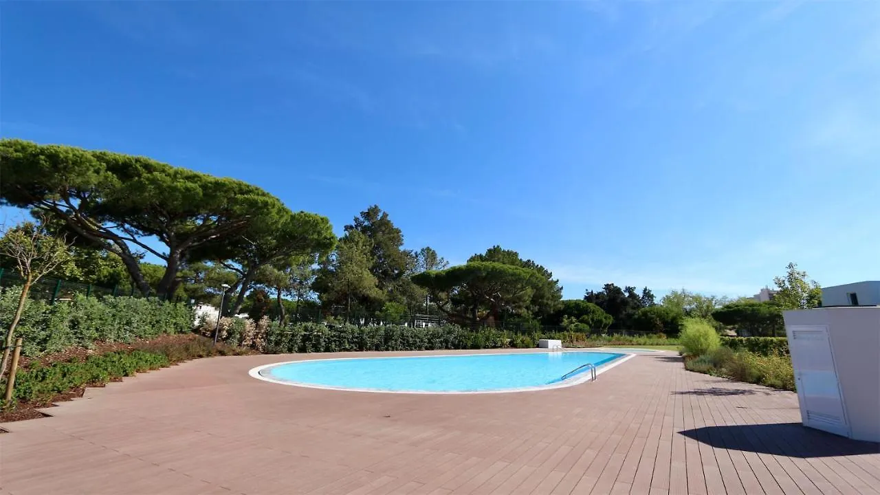 Villa Miya: Marina-Adjacent Retreat with Pool and Clever Details Vilamoura 0*,