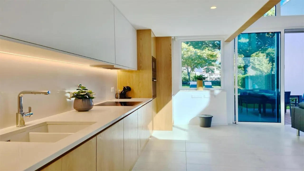 Holiday home Villa Miya: Marina-Adjacent Retreat with Pool and Clever Details Vilamoura
