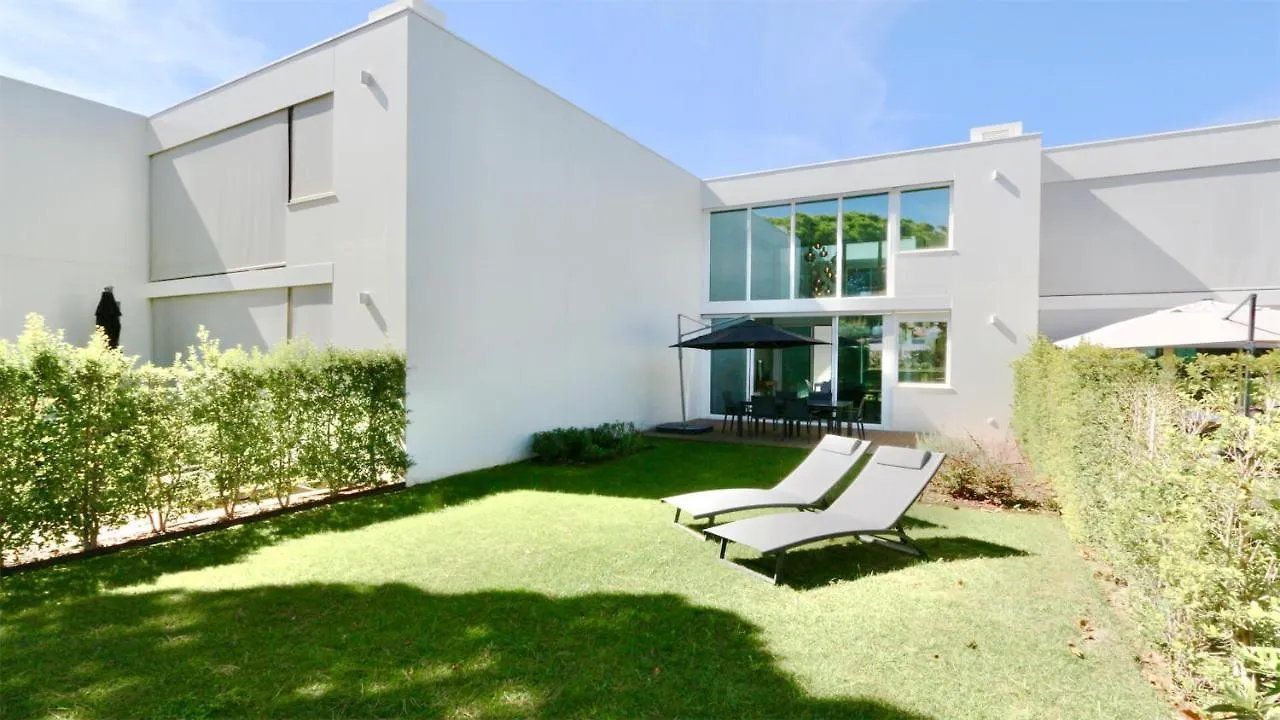 Villa Miya: Marina-Adjacent Retreat with Pool and Clever Details Vilamoura