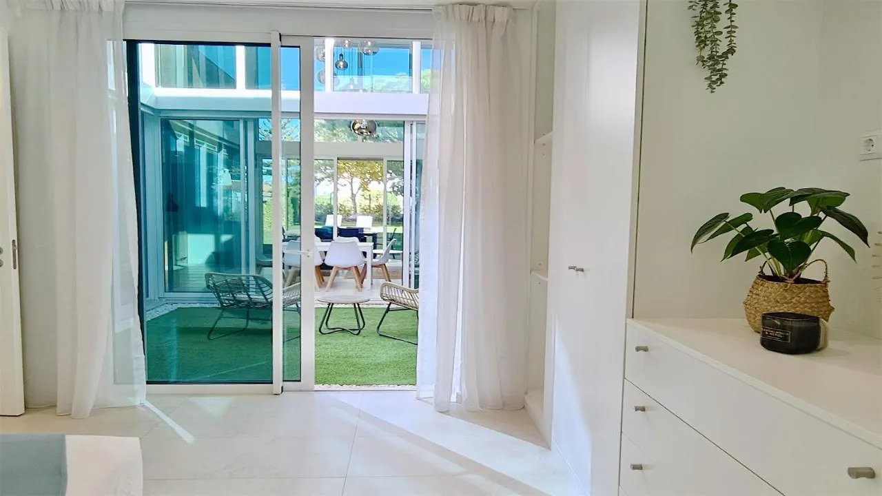 Villa Miya: Marina-Adjacent Retreat with Pool and Clever Details Vilamoura 0*,  Portugal