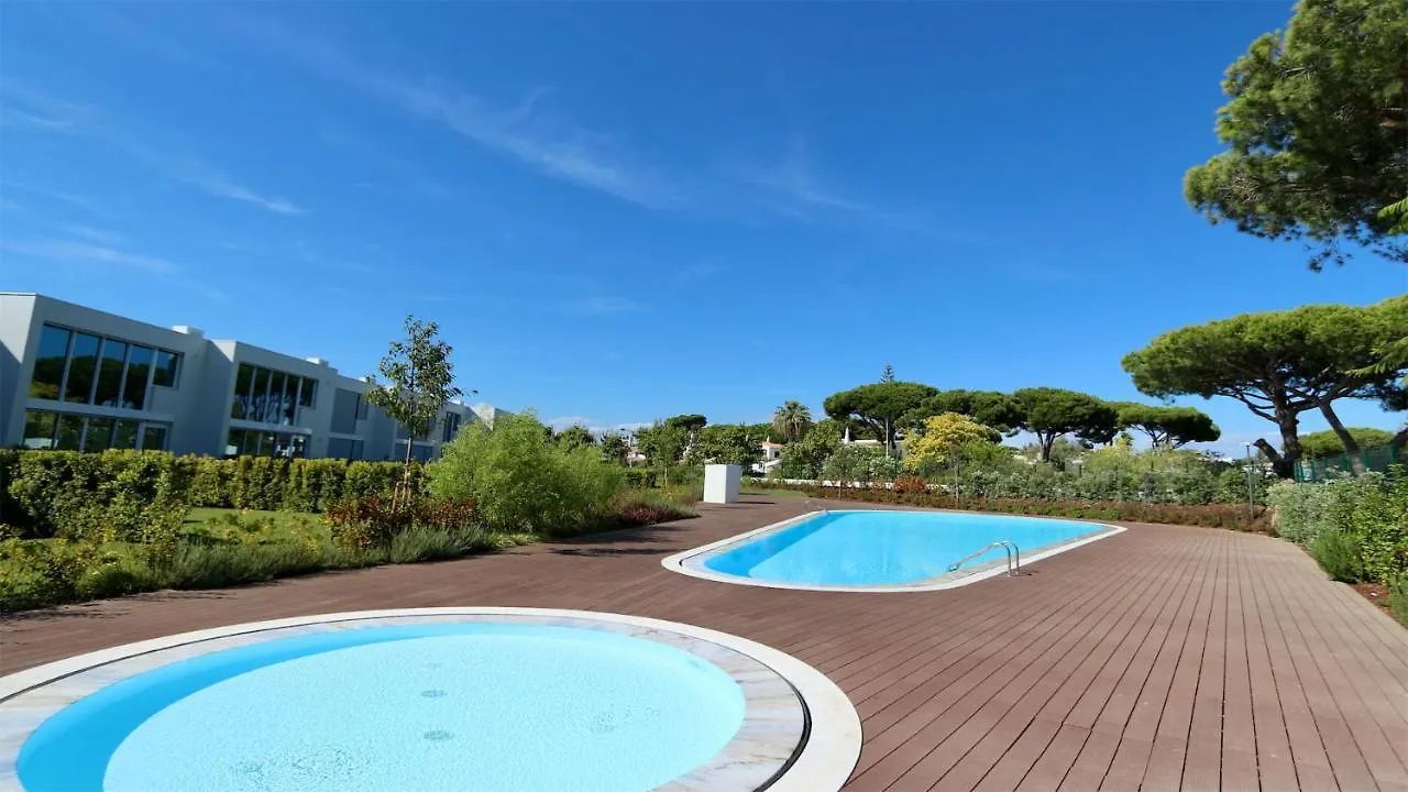 Holiday home Villa Miya: Marina-Adjacent Retreat with Pool and Clever Details Vilamoura