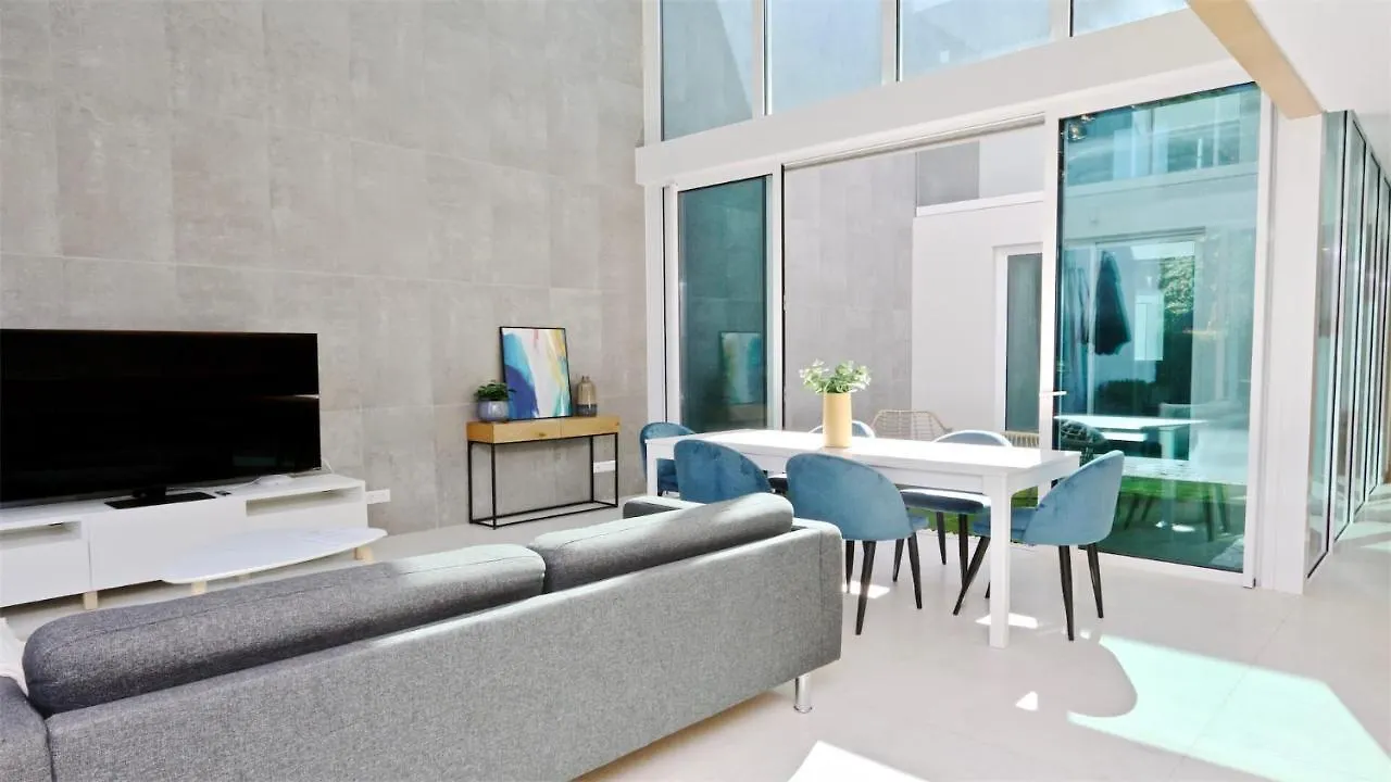 Villa Miya: Marina-Adjacent Retreat with Pool and Clever Details Vilamoura 0*,  Portugal